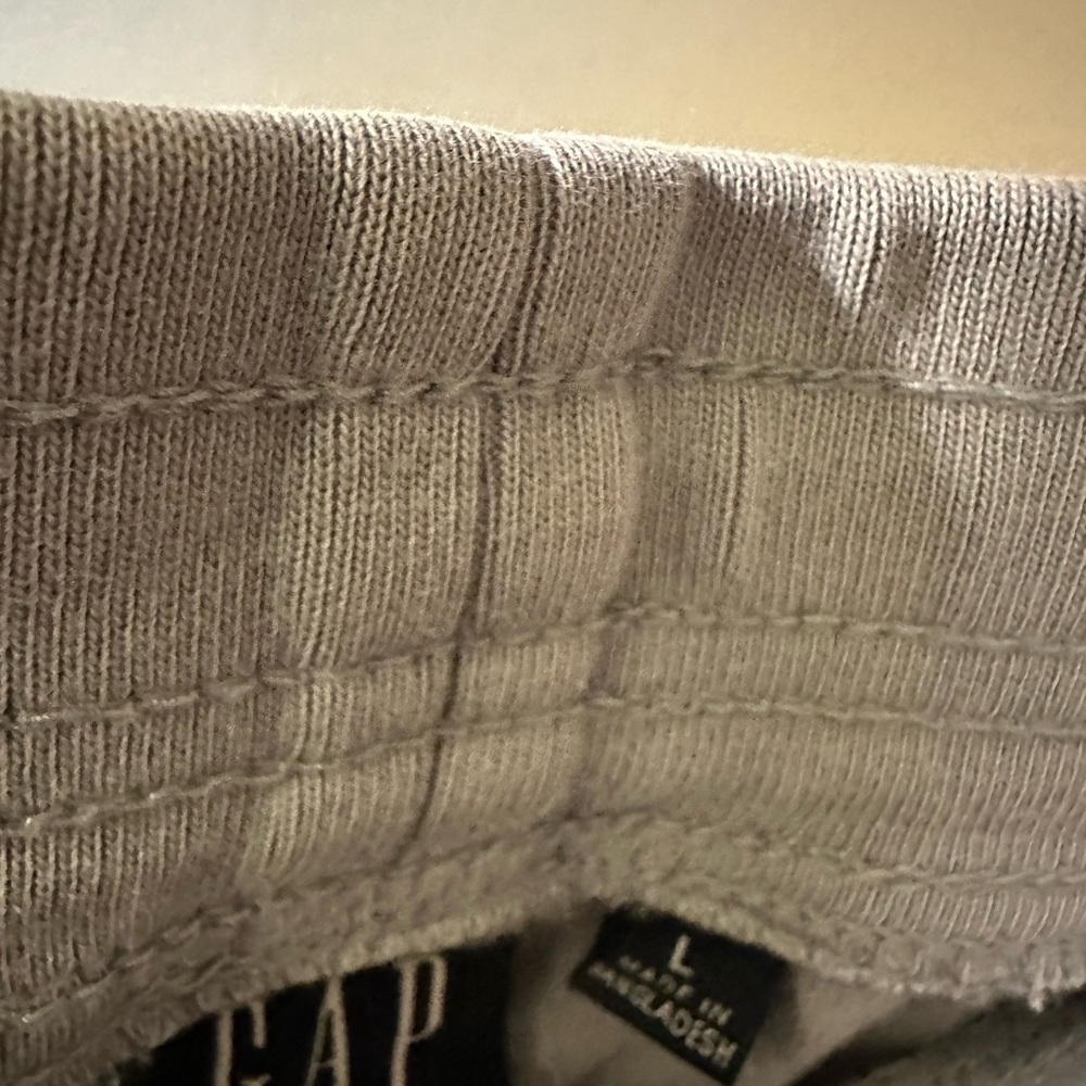 Gap pant, NWT. Elastic waist and ankle - Picture 2 of 5